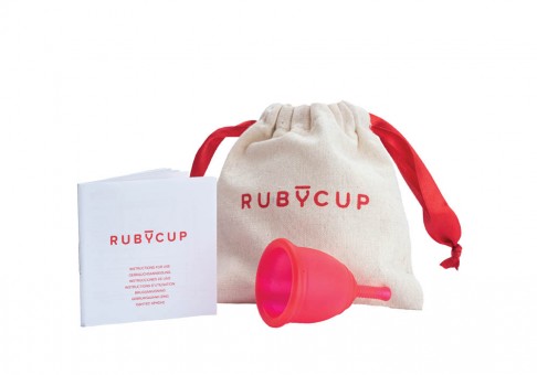 Ruby Cup Menstruationstasse M - rot 